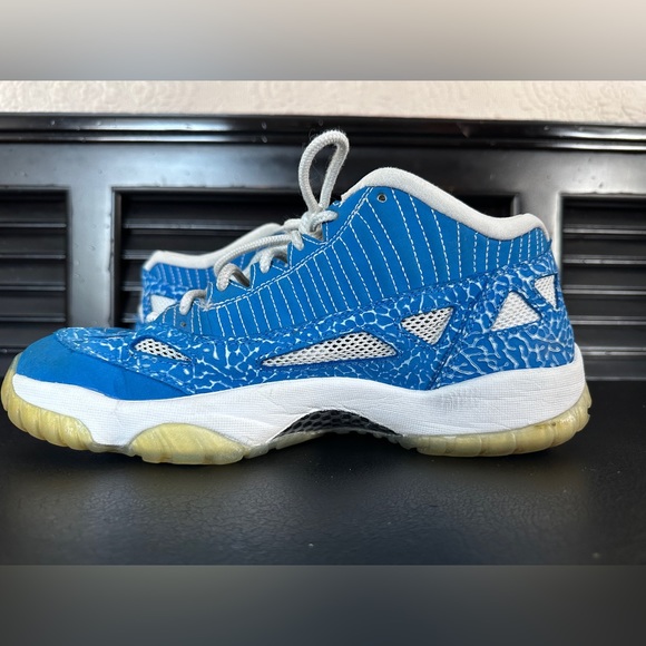 Nike Air Jordan 11 XI Retro Low IE Argon Blue - Picture 5 of 10